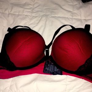 42b torrid cross strap bra